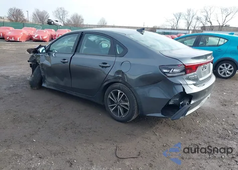 2022 Kia Forte Lxs z USA, uszkodzony, nr VIN 3KPF24AD2NE465889